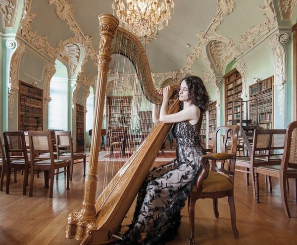 Negentiende-eeuwse romantiek op twee harpen door Oxana Thijssen